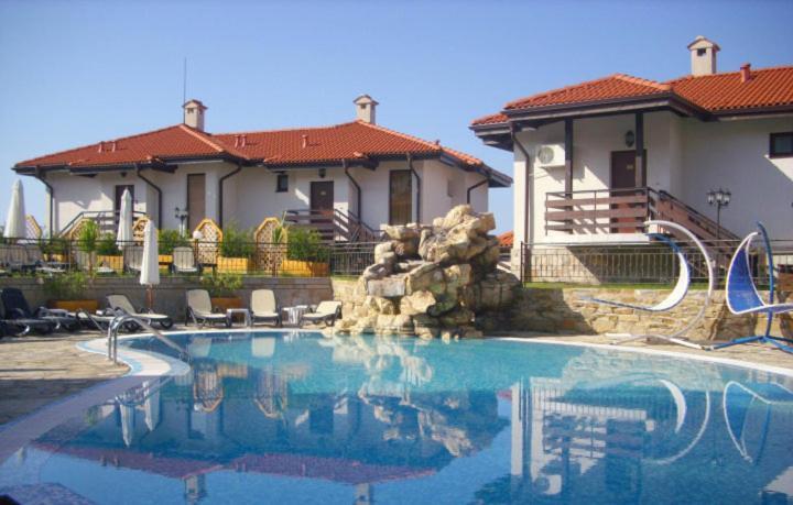 Bay View Villas - Luxury Villas & Apartments 코샤리챠 외부 사진